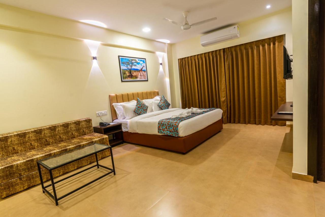 Chinar Woods Resort Dāpoli Exterior foto